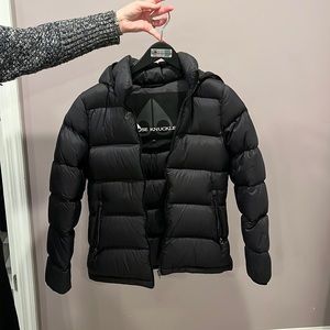 Selling a size small, black moose knuckles medium weight puffer.